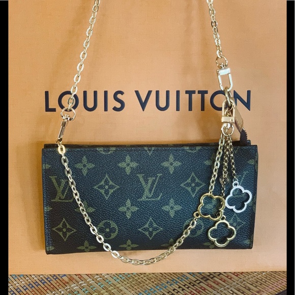 🚫SOLD🚫LV POUCH GM FAB SUPER ATTRACTIVE 7.85”x4.25 😍🔥😍 - Picture 6 of 15